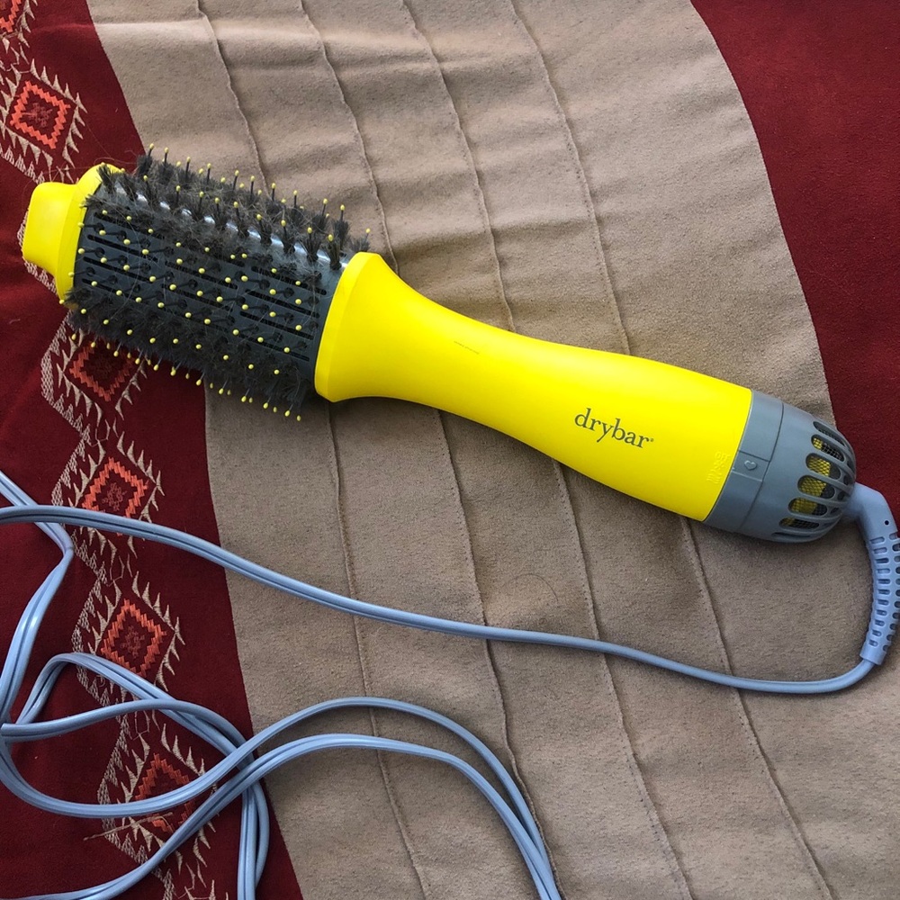 Dry bar hairdryer
